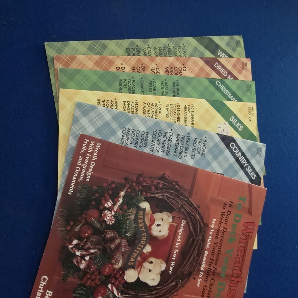 Assorted Craft Booklets - Picture 6 of 12